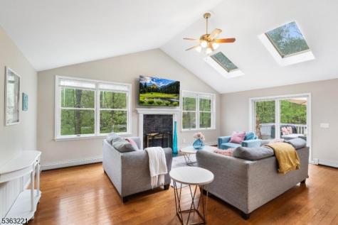 4 Grove Street Hampton NJ 07860