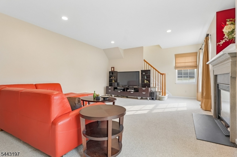 9 Rue Cezanne Franklin NJ 08873