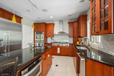 537 Mount Kemble Avenue Harding NJ 07960