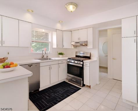 47 Schoener Road East Hanover NJ 07936