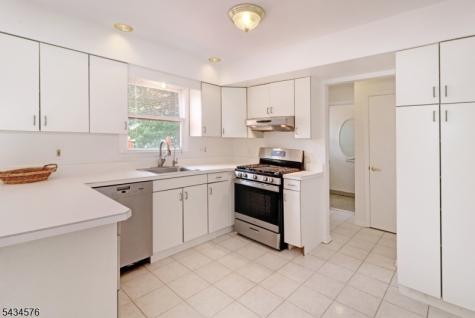 47 Schoener Road East Hanover NJ 07936