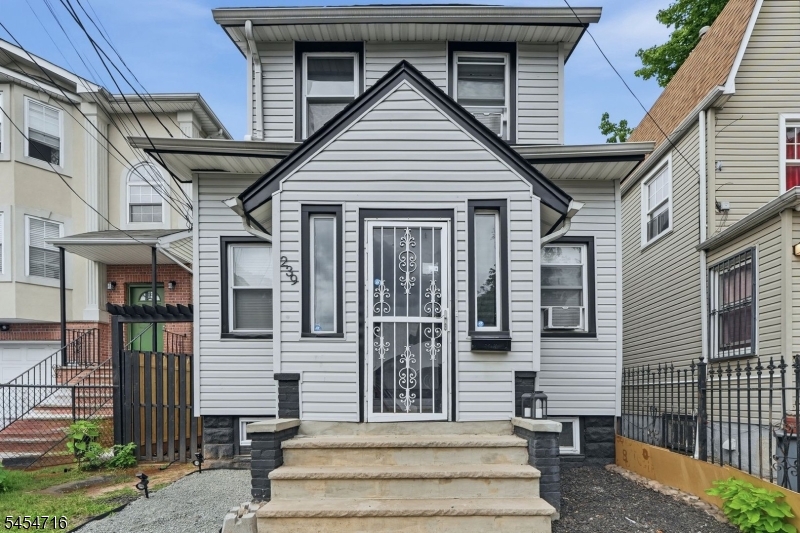 239 S 19th Street Newark NJ 07103