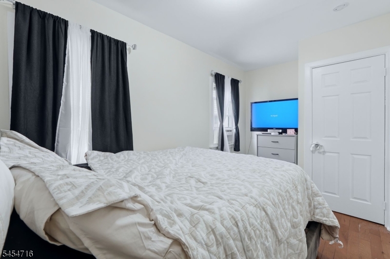 239 S 19th Street Newark NJ 07103