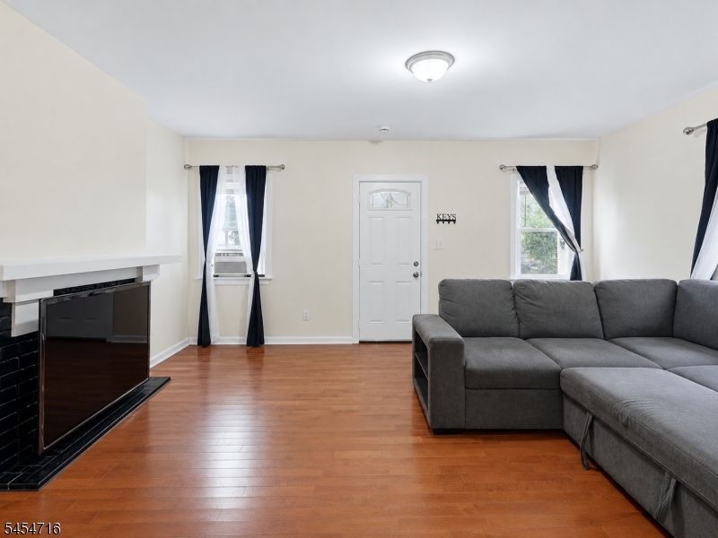 239 S 19th Street Newark NJ 07103