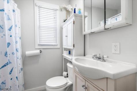 1434 Madison Place Pompton Lakes NJ 07442