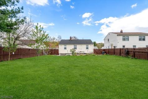 1434 Madison Place Pompton Lakes NJ 07442