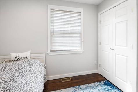 1434 Madison Place Pompton Lakes NJ 07442