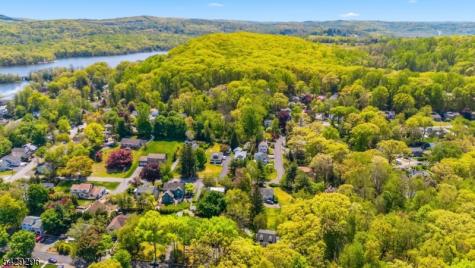 37 Hussa Place Denville NJ 07834