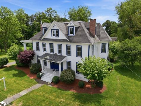 61 New Street Hampton NJ 08827