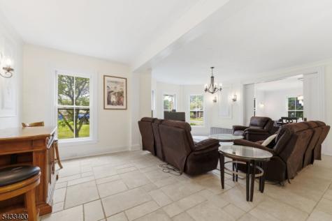 61 New Street Hampton NJ 08827