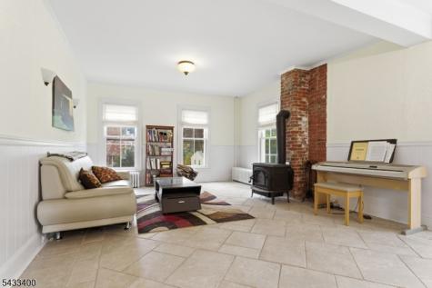 61 New Street Hampton NJ 08827
