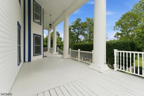 61 New Street Hampton NJ 08827