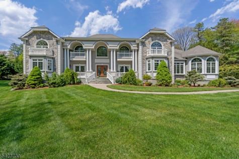 17 Constitution Avenue Roxbury NJ 07876