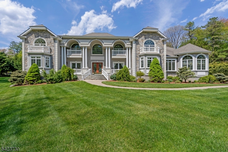 17 Constitution Avenue Roxbury NJ 07876