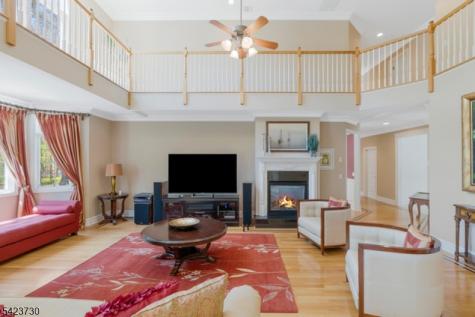 17 Constitution Avenue Roxbury NJ 07876