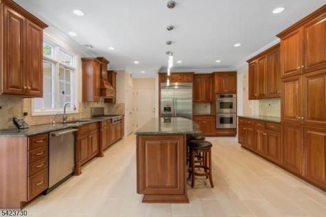 17 Constitution Avenue Roxbury NJ 07876