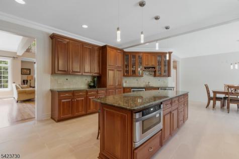 17 Constitution Avenue Roxbury NJ 07876