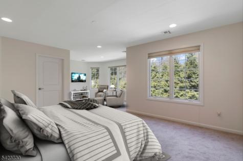 17 Constitution Avenue Roxbury NJ 07876