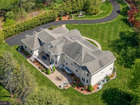 17 Constitution Avenue Roxbury NJ 07876