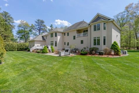 17 Constitution Avenue Roxbury NJ 07876