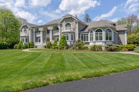 17 Constitution Avenue Roxbury NJ 07876