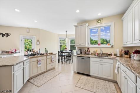 19 Green Valley Way Harmony NJ 08865