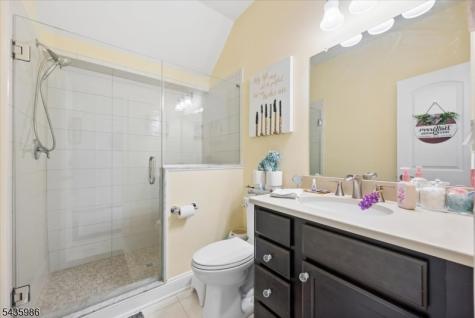 19 Green Valley Way Harmony NJ 08865
