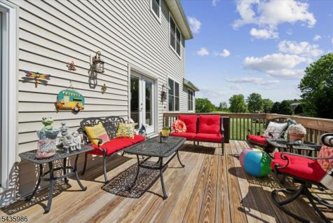 19 Green Valley Way Harmony NJ 08865