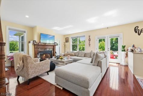 19 Green Valley Way Harmony NJ 08865
