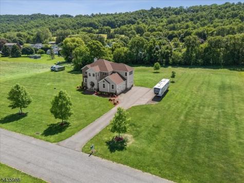 19 Green Valley Way Harmony NJ 08865