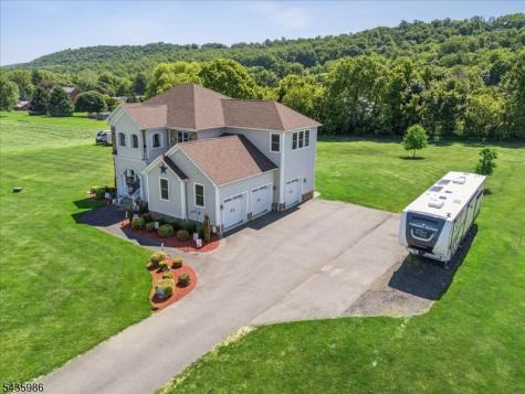 19 Green Valley Way Harmony NJ 08865