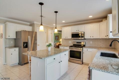 14 Chelsea Drive Jefferson NJ 07438
