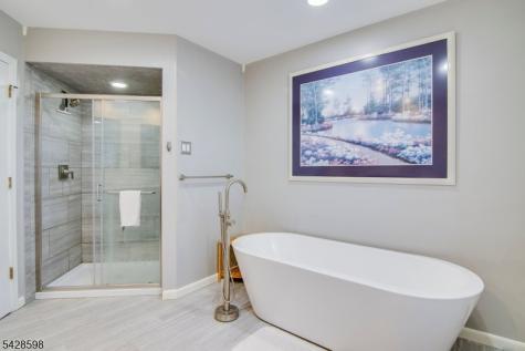 14 Chelsea Drive Jefferson NJ 07438