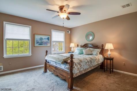 14 Chelsea Drive Jefferson NJ 07438