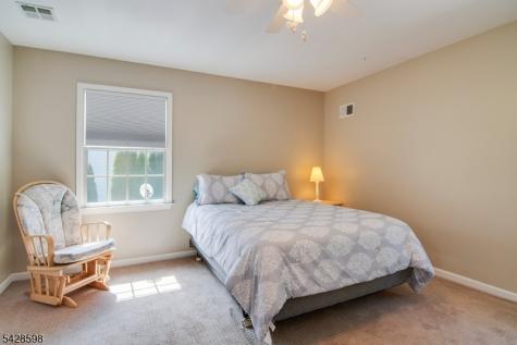14 Chelsea Drive Jefferson NJ 07438