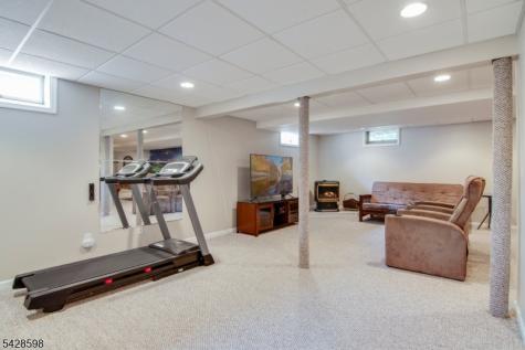 14 Chelsea Drive Jefferson NJ 07438