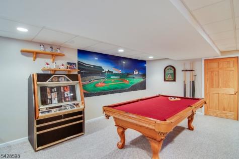 14 Chelsea Drive Jefferson NJ 07438
