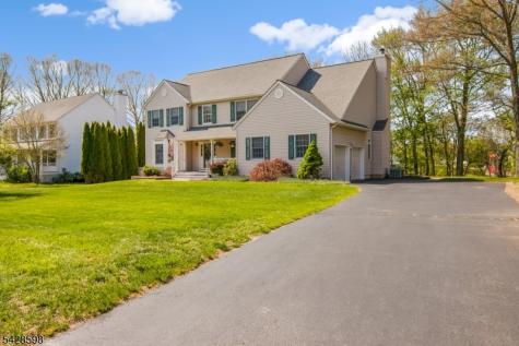 14 Chelsea Drive Jefferson NJ 07438