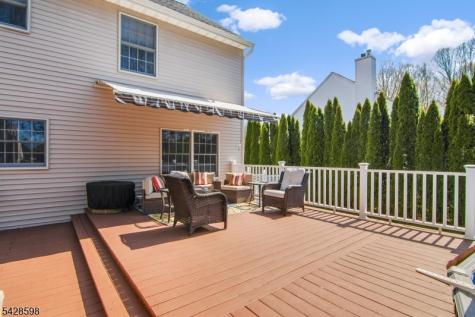 14 Chelsea Drive Jefferson NJ 07438
