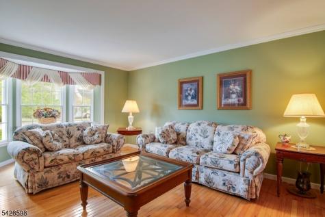 14 Chelsea Drive Jefferson NJ 07438