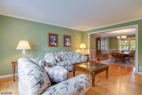 14 Chelsea Drive Jefferson NJ 07438