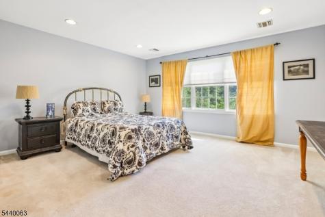 17 Coggins Lane West Orange NJ 07052