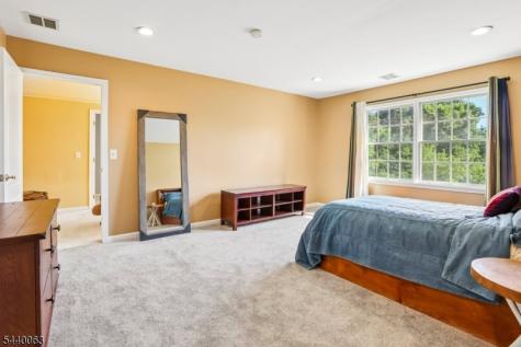 17 Coggins Lane West Orange NJ 07052