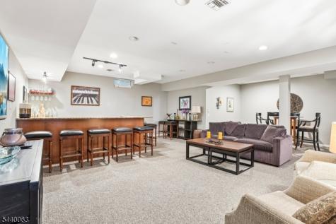 17 Coggins Lane West Orange NJ 07052