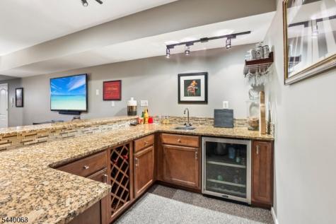 17 Coggins Lane West Orange NJ 07052