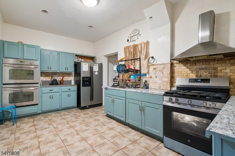 1082 Grove Street Irvington NJ 07111