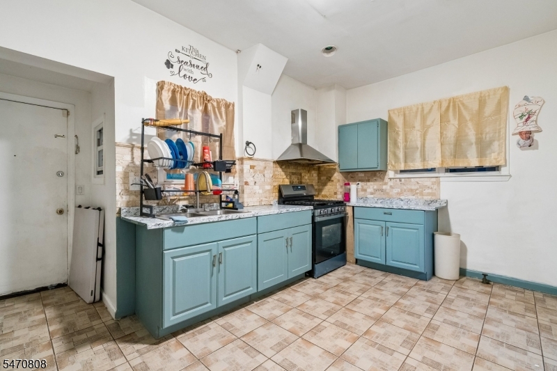 1082 Grove Street Irvington NJ 07111
