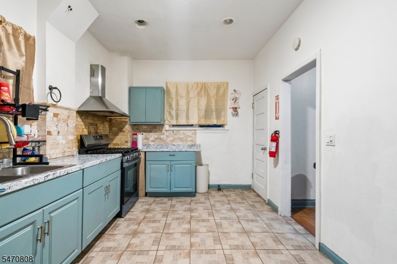 1082 Grove Street Irvington NJ 07111