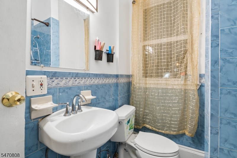 1082 Grove Street Irvington NJ 07111
