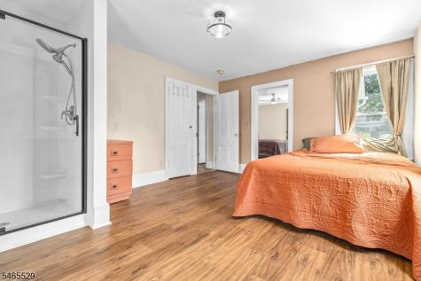 74 Brunswick Avenue Bloomsbury NJ 08804